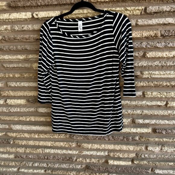 Yala Black and white Striped Casual Round Neck Top 3/4 Sleeves Size Large - Picture 5 of 6